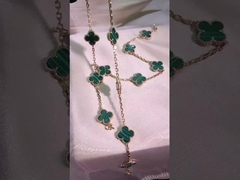 Vintage Custom Jewelry Bezel Setting Vintage Alhambra bracelet, 5 motifs 18K yellow gold