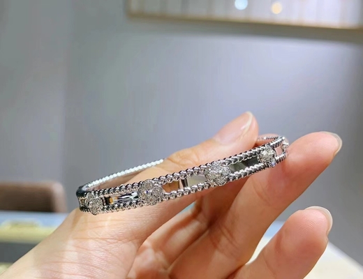 Round Cut Luxury Diamond Jewelry 18k Gold VCA Diamond Bracelet