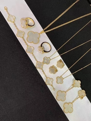 18k Gold Van Cleef Malachite Necklace VVS Diamond Round Cut DEF Color