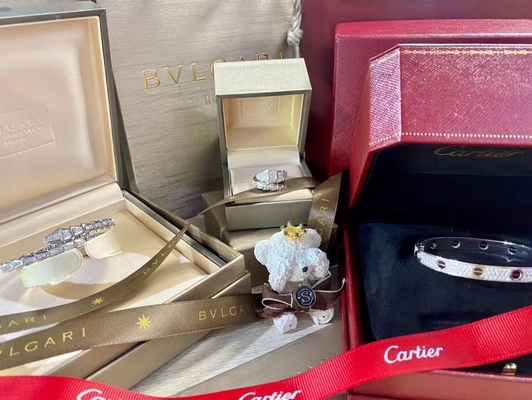 MOQ 1pcs Luxury 18K Gold Jewelry Custom Cartier Gold Jewelry