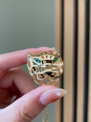 Custom 18K Jewelry 18K Yellow Gold Brand Tiger Pendant With Emerald Eyes
