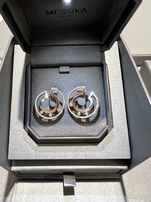 Round Cut VVS 18K Gold Diamond Earrings Luxury Jewelry 2.5 Mm Stone Size