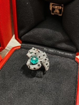 Luxurious jewelry manufacturer Custom Weight Excellent Polish Various Cuts and Colors Available