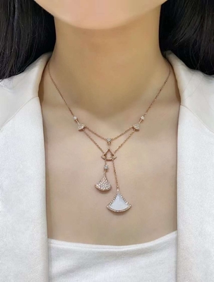 Customized 18K Gold Diamond Jewelry with Excellent Polish and Certified Gemstone
