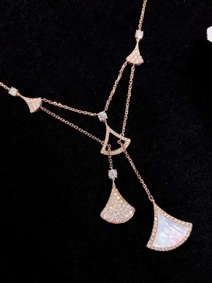Customized 18K Gold Diamond Jewelry with Excellent Polish and Certified Gemstone