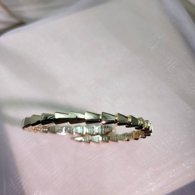 Personalized 18k Gold Jewelry High End White Gold Customization for Long-lasting Beauty