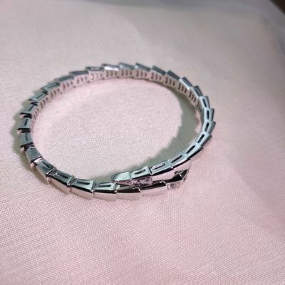 Personalized 18k Gold Jewelry High End White Gold Customization for Long-lasting Beauty