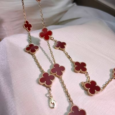 Handcrafted HK Setting Jewelry Elevating Diamond Beauty with Secure Prong Settings