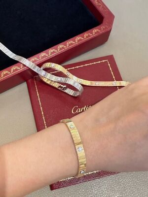 18K Gold Diamond Jewelry The Perfect Combination of Luxury and Affordability LOVE Unlimited bracelet