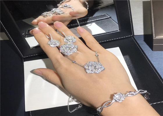 High End 18K Gold Diamond Jewelry , Piaget Rose Pendant Ring / Bangle / Earrings