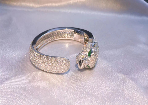 Brandjewelry 18k white gold Panthere de Brand bracelet 706 diamonds