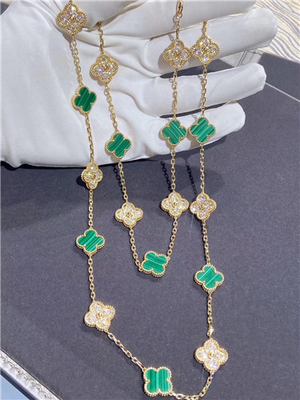 18K Yellow Gold Van Cleef And Arpels Vintage Alhambra Necklace With Diamond And Malachite