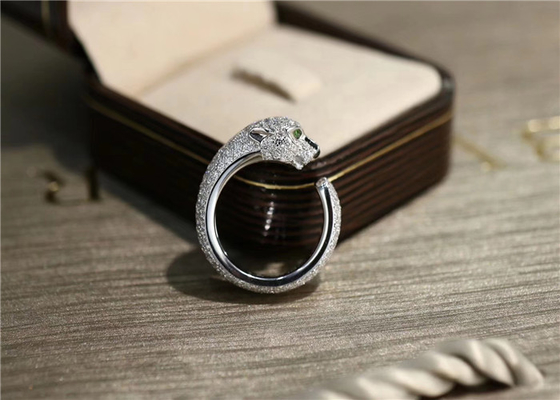 N4225200 VS Diamond Panthere Brand Ring With Emeralds Onyx best china jewelry manufacturer