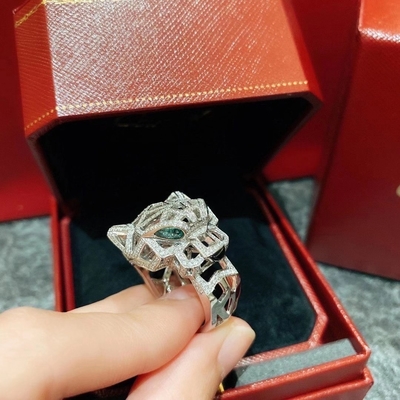 1.18 Carat 392 Diamonds Cartier Jewelry Ring With 2 Emeralds