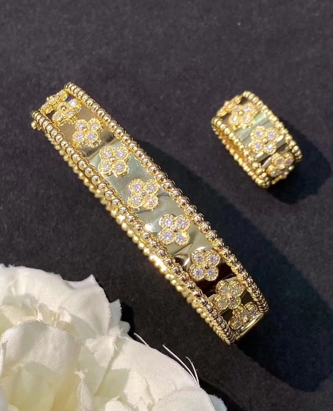 Custom Brand Perlée clovers bracelet small model 18KT yellow gold Diamond luxury gold bracelet