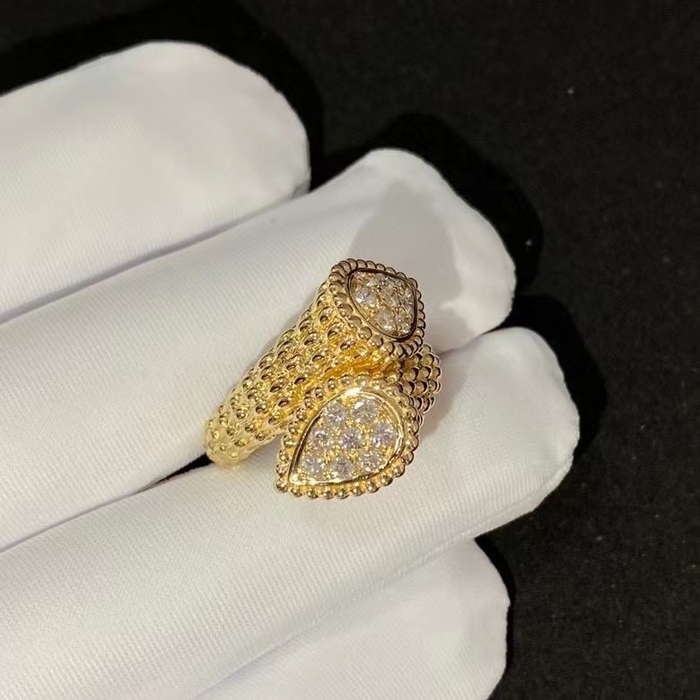 18K Gold Unisex Diamond Ring With Number Of Stones Shining Beauty