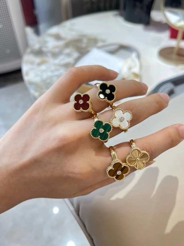 Luxury Custom Brand Jewelry 18k Gold Ring For Weddings Customized OEM ODM