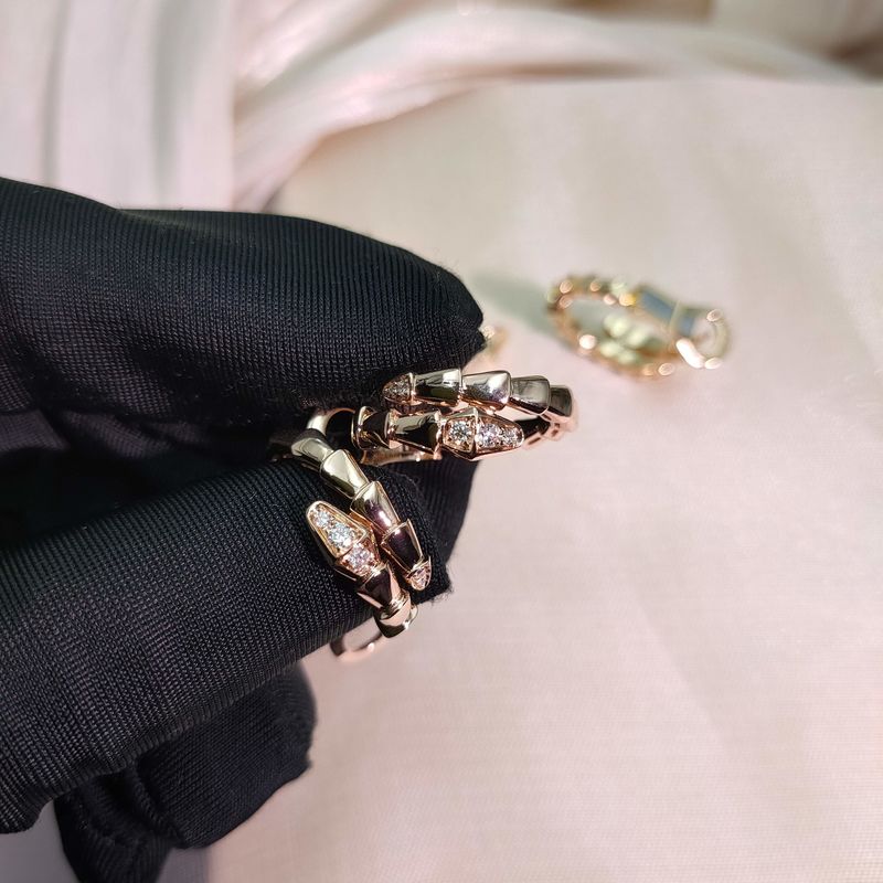 High Jewelry BVL Earrings Diamond Gemstone with VVS Diamond Clarity and Medium Size