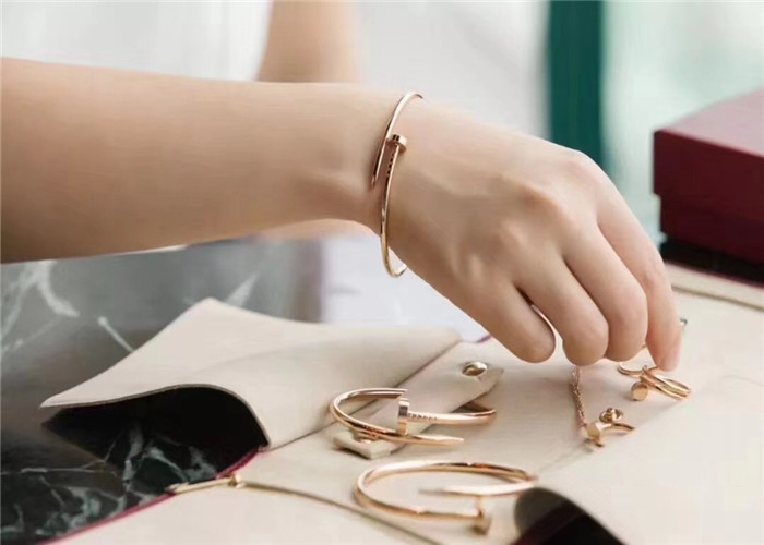 Simple Design Cartier Jewelry / Juste Un Clou Bracelet Small Model