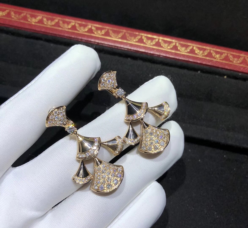 sophisticated 18K Gold Diamond Earrings ,  Divas Dream Earrings