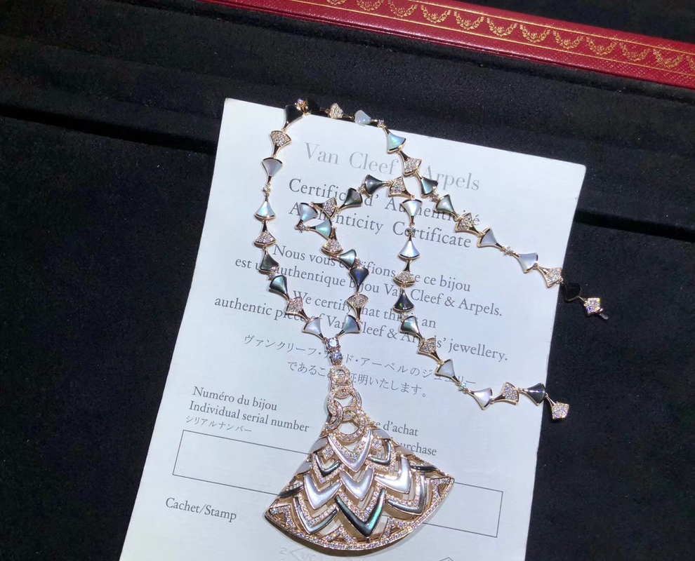 High End Custom 18K Gold Jewelry , Luxury Bulgari Diamond Necklace
