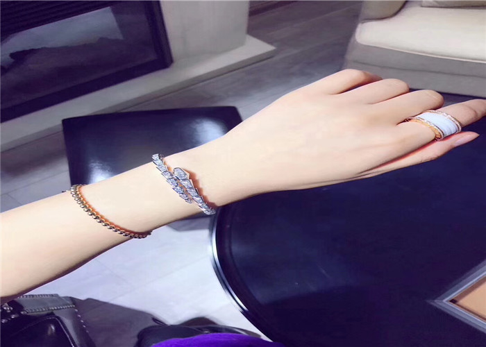 Glamorous 18K Gold Diamond Bracelet , Customized  Snake Bracelet