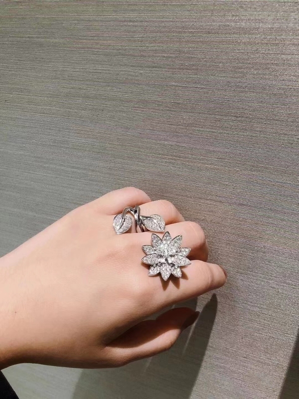 Custom Brand diamond ring Luxury engagement ring luxury jewelry armoire